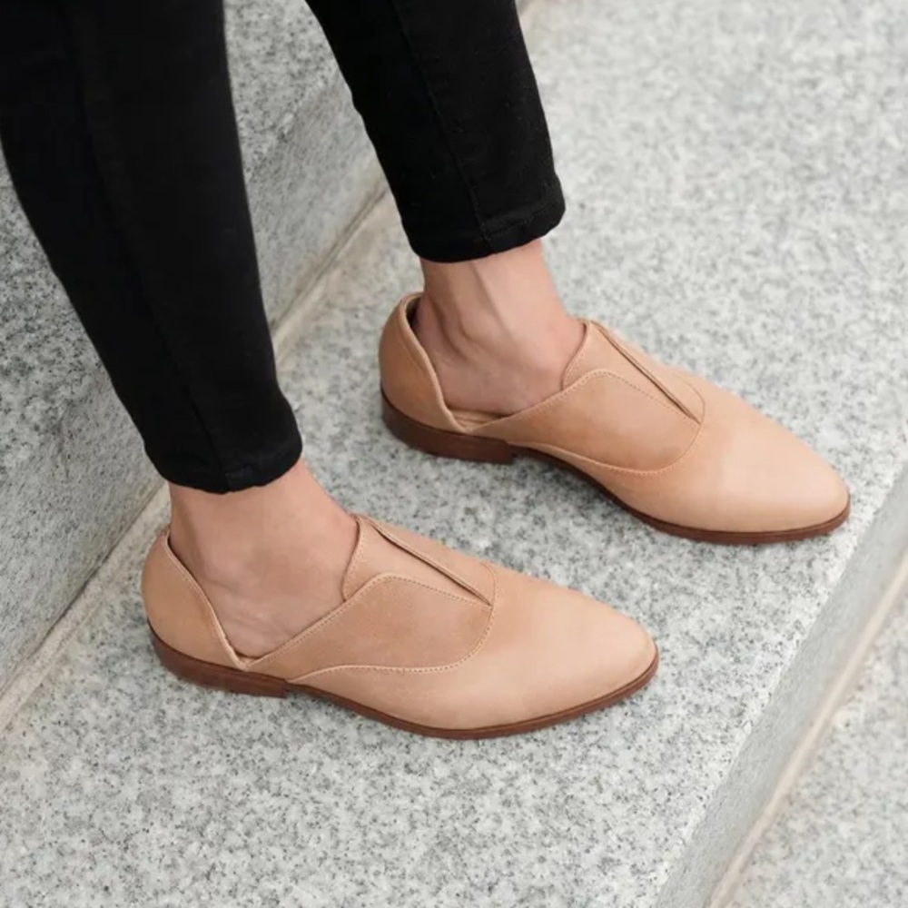 NEW IN BOX - Nisolo Emma d’Orsay Oxford Loafer in Almond color - size 7.5